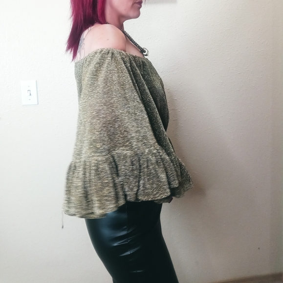 Nasty Gal metallic gold off the shoulders top L - Picture 3 of 6